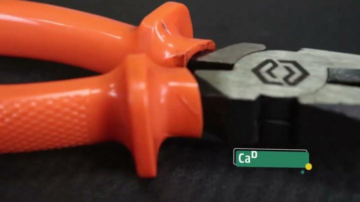 Alicate Universal Profissional Isolado de 8" SATA - ST700022L